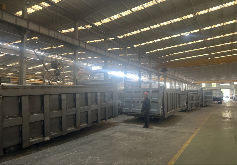 High-specification cargo boxes on the production line.jpg