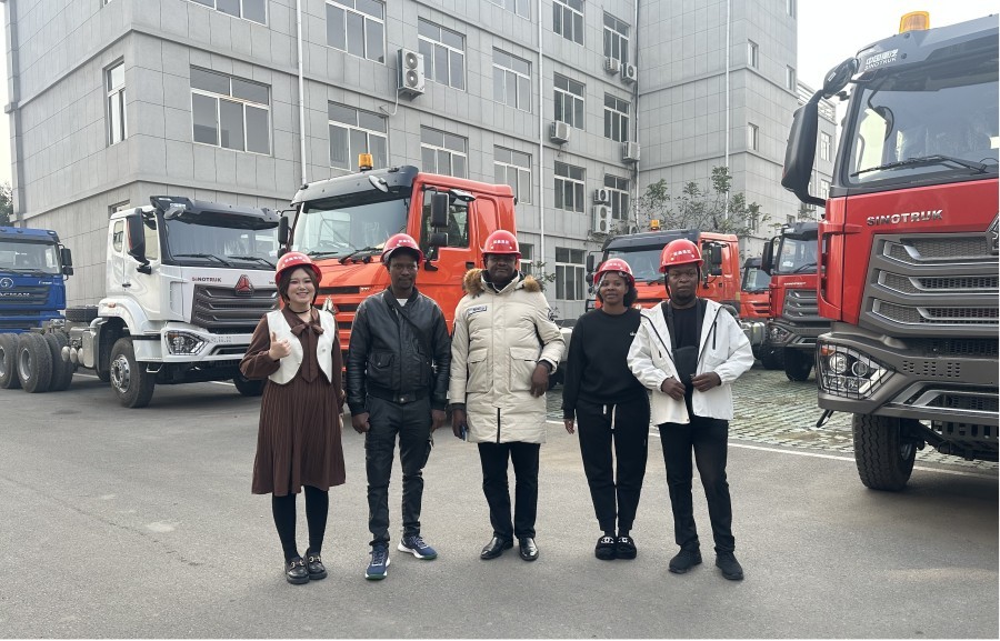 Zimbabwe Mine delegation visited our truck factory.jpg