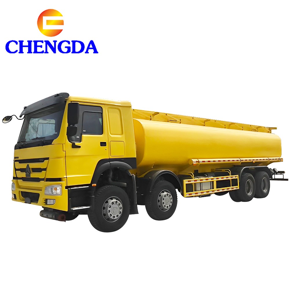8X4 12 Wheel Aluminum Oil Tanker Truck 40000L Sinotruk Howo