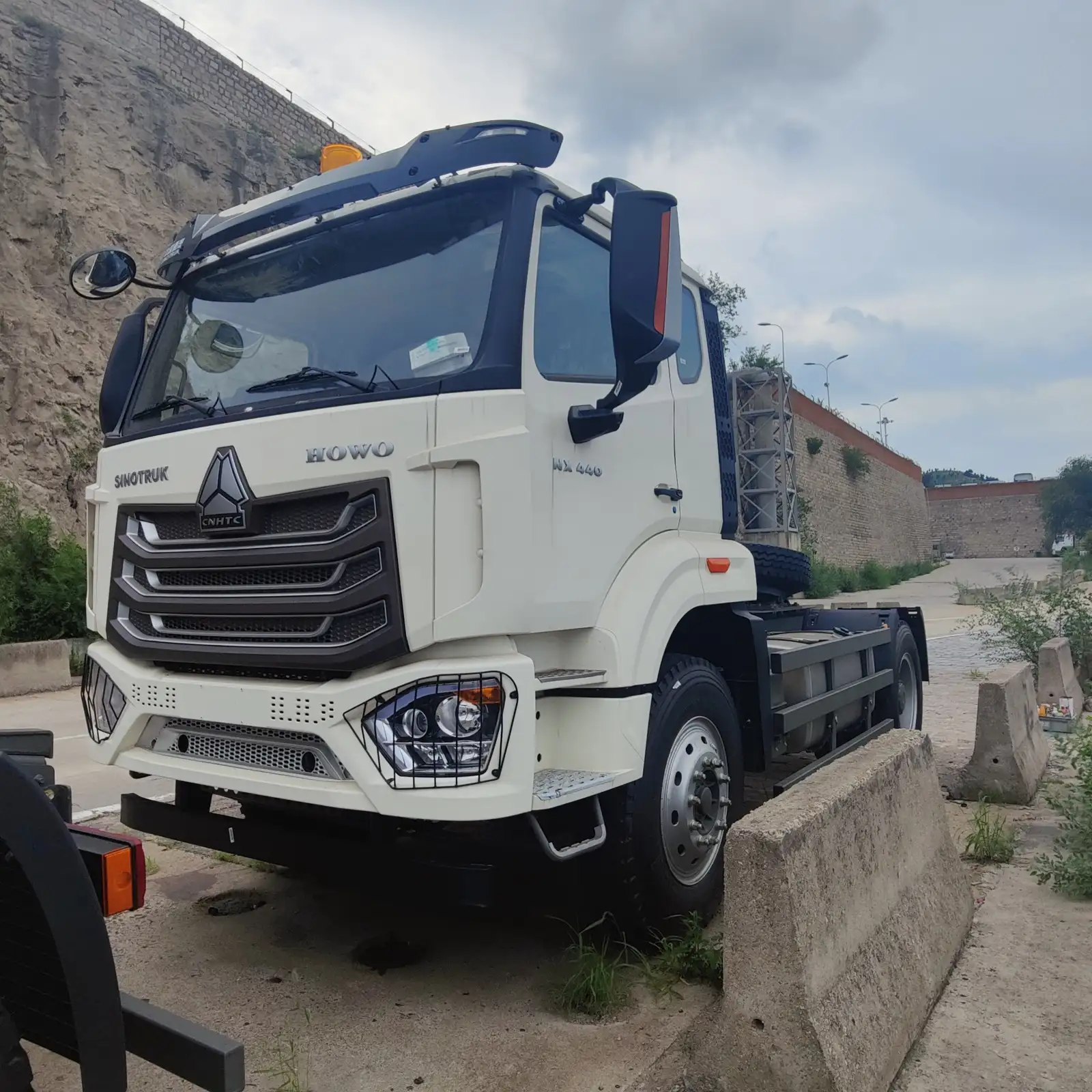 牵引车HOWO NX 4x2 440HP (5).jpg?x-oss-process=style/yasuo