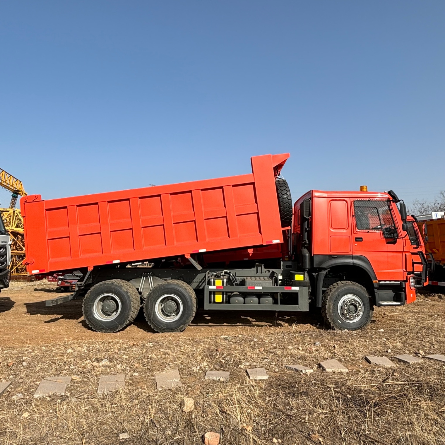 豪沃371hp 6x4 自卸车 (1).JPG