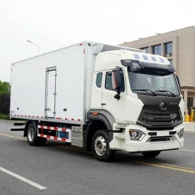 Sinotruk refrigerated light truck