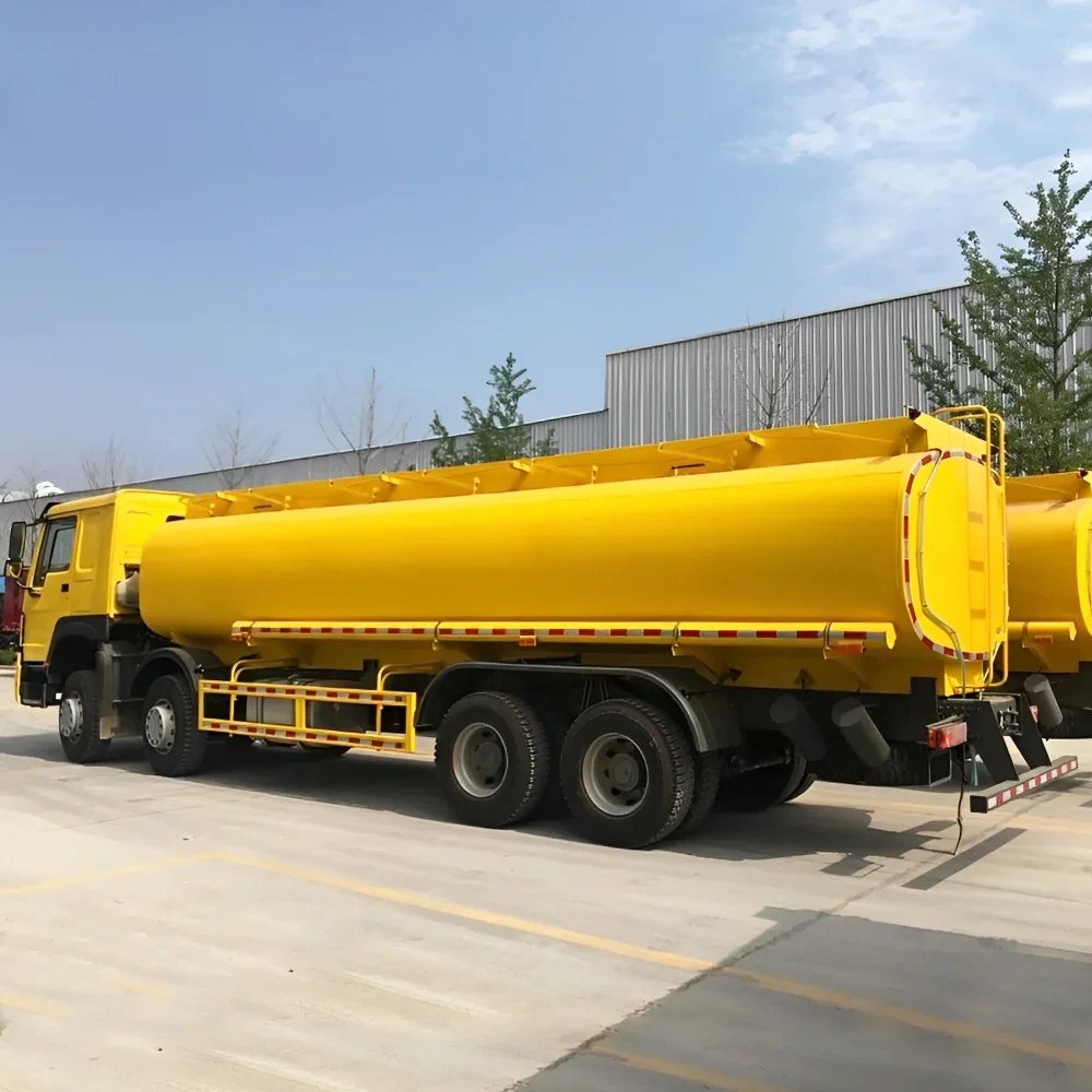 8x4 fuel truck (3).webp