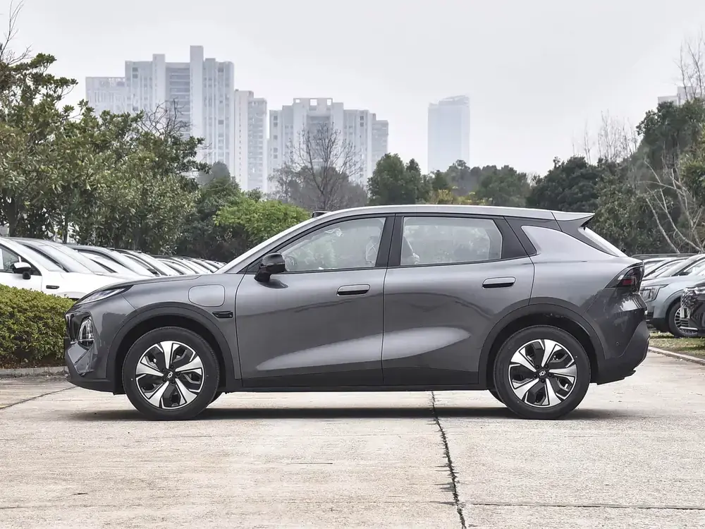 Changan Qiyuan Q05 Plug-in Hybrid SUV