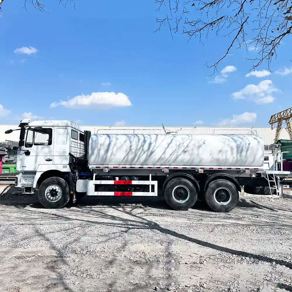 shacman water truck (3).webp