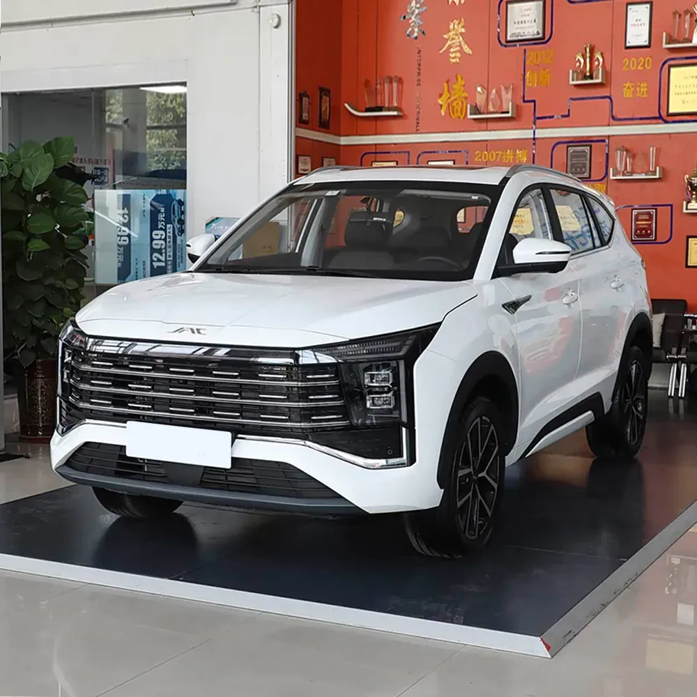 JAC X8 Plus (5).webp
