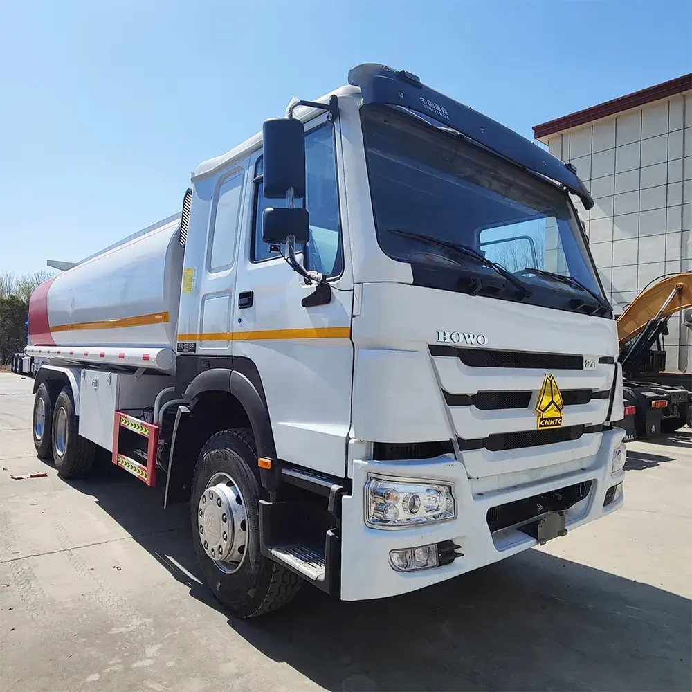 howo fuel tenk truck (9).webp