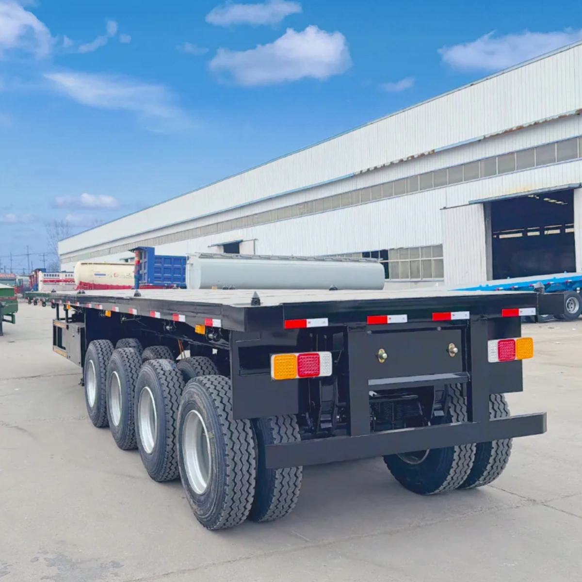 3 Axles vs. 4 Axles Flatbed Semi Trailer: Which is Best for Your Logistics Fleet?