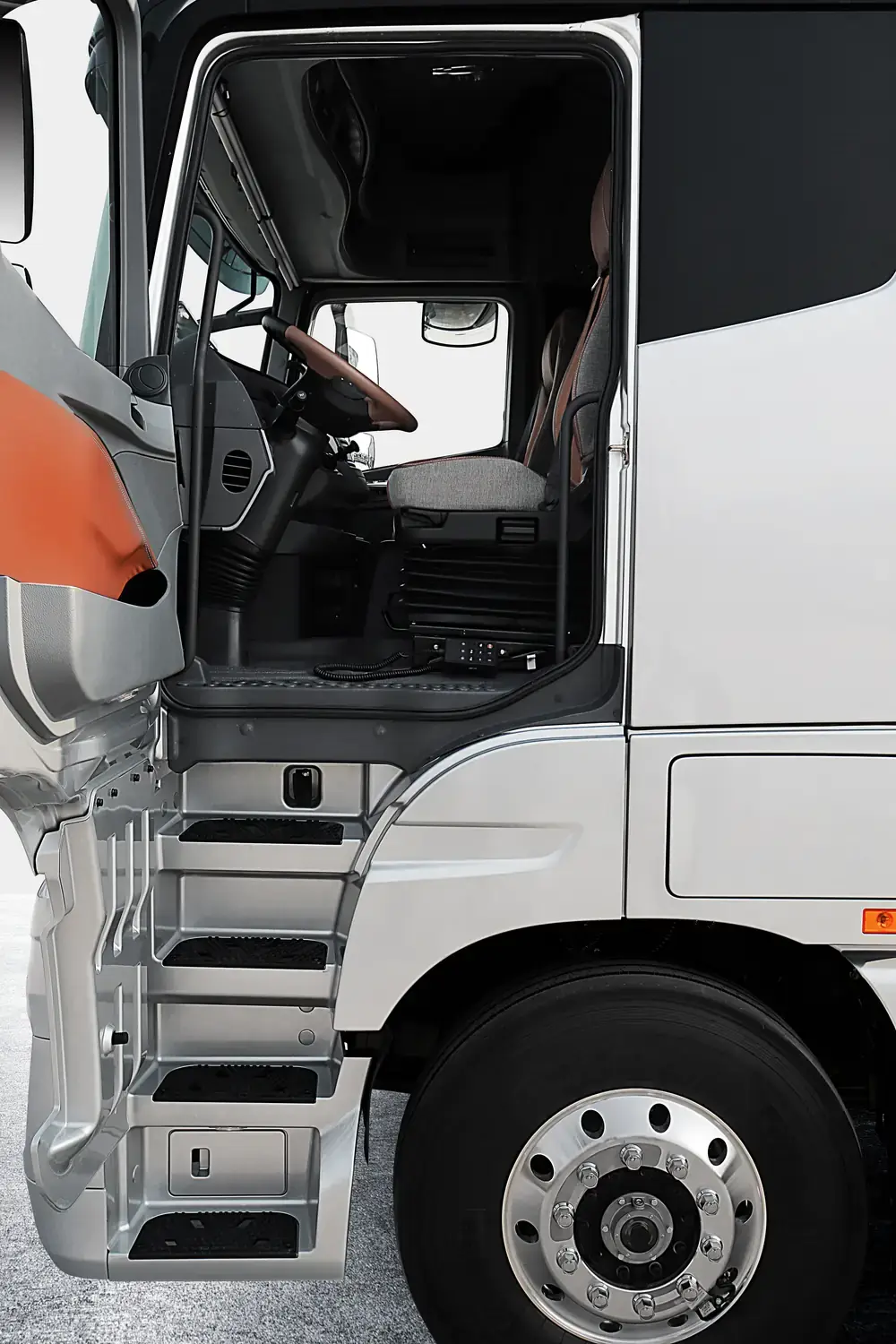 Foton Auman C 8x4 Dump Truck detail