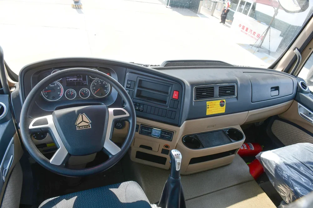 SINOTRUK HOWO TX 8x4 fuel oil tanker truck