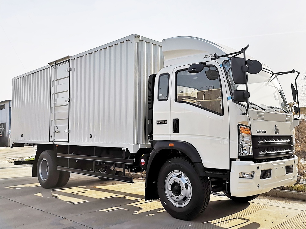 Sinotruk Howo 4×2 Box Cargo Truck