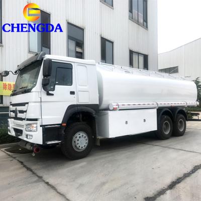 Camion-citerne à essence