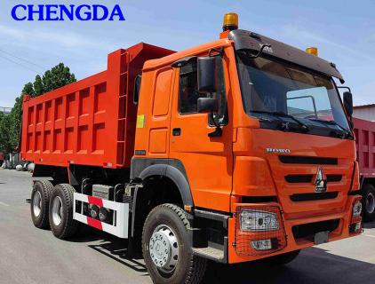camions à benne basculante