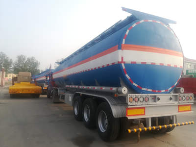 Oil tanker trailer Oil tanker trailer